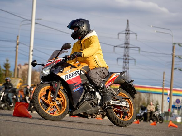 2013 Honda CBR 250R, оранжевый, 310000 рублей - вид 5