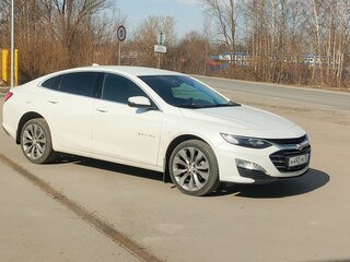 2021 Chevrolet Malibu IX Рестайлинг, белый, 3000000 рублей, вид 2