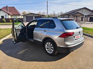 2019 Volkswagen Tiguan II, серебристый, 2650000 рублей, вид 3