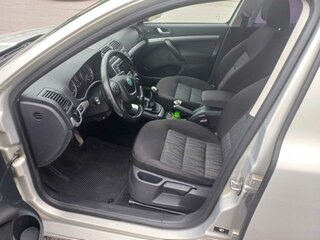 2011 Skoda Octavia II (A5) Рестайлинг, серебристый, 700000 рублей, вид 5