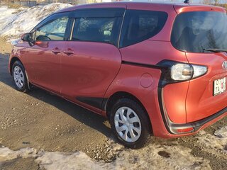 2017 Toyota Sienta II, красный, 1280000 рублей, вид 5