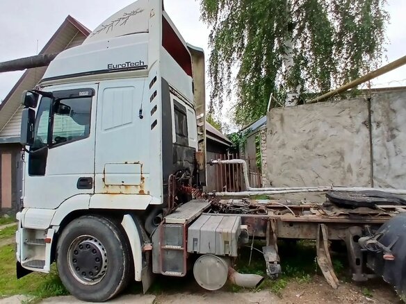1999 Iveco EuroTech, белый, 300000 рублей - вид 3