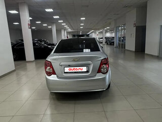 2013 Chevrolet Aveo II, серый, 750000 рублей, вид 2