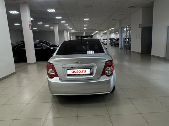 2013 Chevrolet Aveo II, серый, 750000 рублей - вид 1