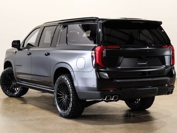 2026 GMC Yukon XL V Рестайлинг, чёрный, 17500000 рублей - вид 2