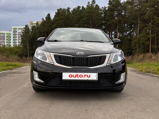 2014 Kia Rio 6-speed III, чёрный, 820000 рублей, вид 2