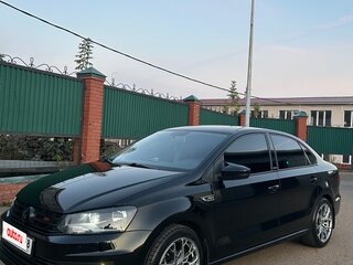 2018 Volkswagen Polo V Рестайлинг, чёрный, 970000 рублей, вид 2