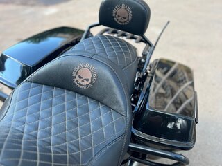 2009 Harley-Davidson Street Glide, чёрный, 900000 рублей, вид 2