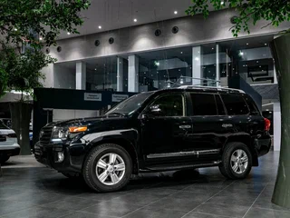2014 Toyota Land Cruiser 200 Series Рестайлинг 1, чёрный, 5279900 рублей, вид 4