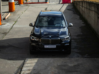 2020 BMW X5 M50d IV (G05/G18), чёрный, 8400000 рублей, вид 2