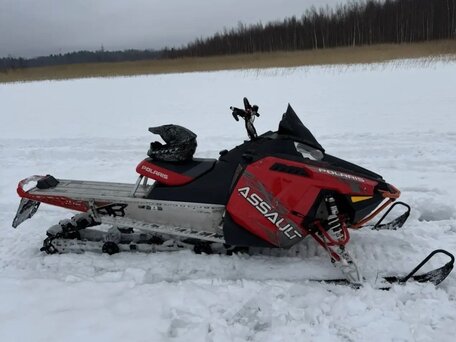 2013 Polaris 120 Assault, красный, 550000 рублей, вид 2