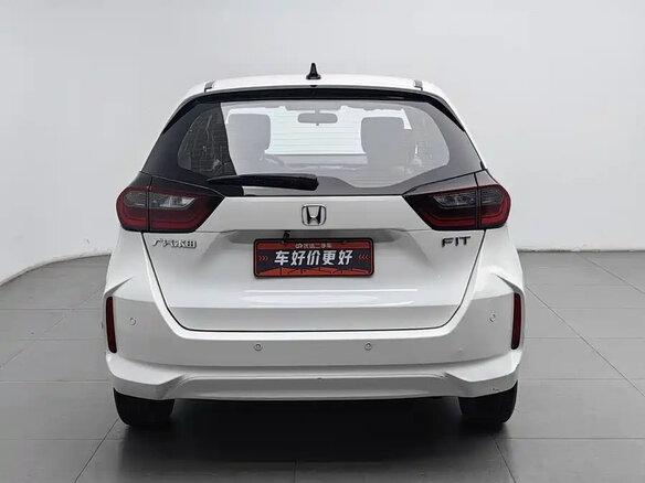 2022 Honda Fit IV, белый - вид 2