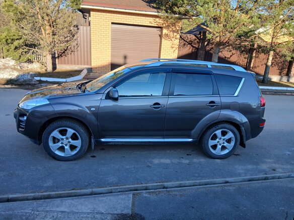 2009 Peugeot 4007, коричневый, 800000 рублей - вид 3