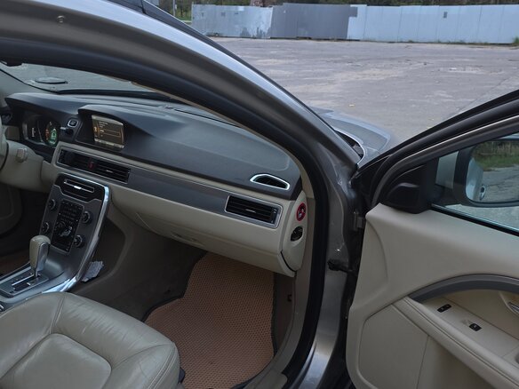 2012 Volvo XC70 II, бежевый, 1600000 рублей - вид 11