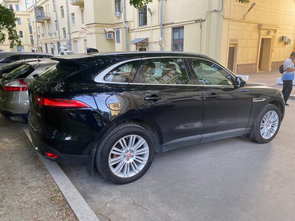 2017 Jaguar F-Pace I, чёрный, 1900000 рублей - вид 2