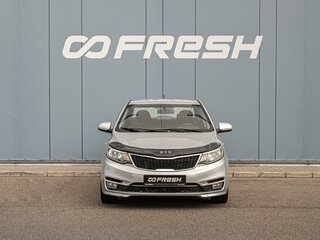 2016 Kia Rio III Рестайлинг, серебристый, 645000 рублей, вид 3