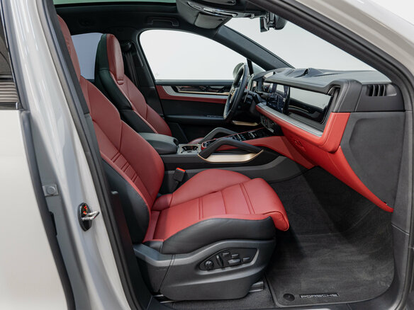 2024 Porsche Cayenne Coupé III Рестайлинг, серый, 17990000 рублей - вид 9
