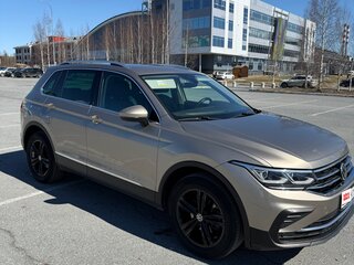 2021 Volkswagen Tiguan II Рестайлинг, золотистый, 2750000 рублей, вид 2