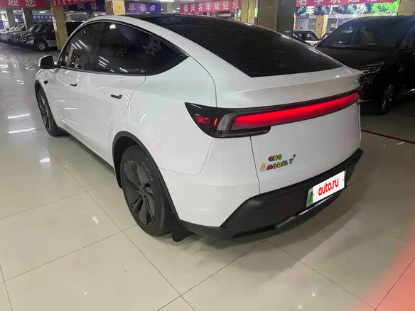2026 Tesla Model Y Long Range I Рестайлинг, белый - вид 6