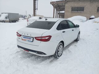 2024 Lada (ВАЗ) Vesta I Рестайлинг (NG), белый, 908000 рублей, вид 3