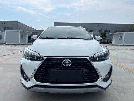 2022 Toyota Yaris L XP150 Рестайлинг, белый, 1595013 рублей, вид 2