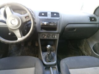 2012 Volkswagen Polo V, серебристый, 600000 рублей, вид 2
