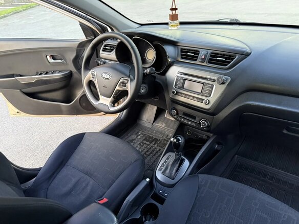 2015 Kia Rio III Рестайлинг, бежевый, 830000 рублей - вид 14