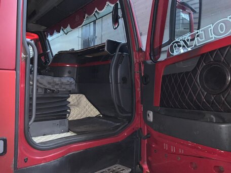 2004 Volvo FH, красный, 1600000 рублей, вид 5