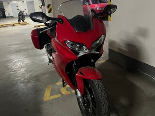 2015 Honda VFR 800, красный, 700000 рублей, вид 2