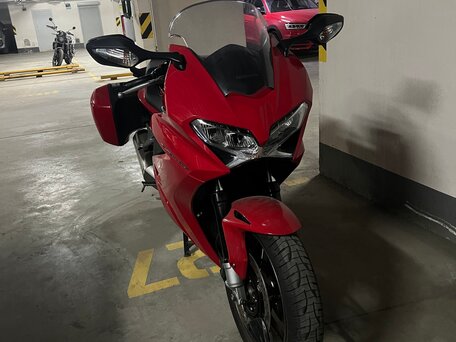 2015 Honda VFR 800, красный, 700000 рублей, вид 2