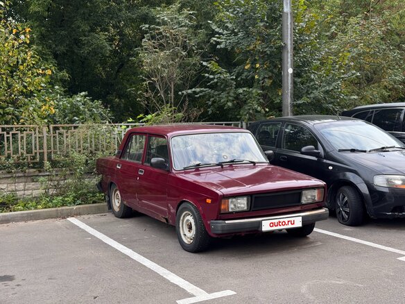 2008 Lada (ВАЗ) 2105, пурпурный
