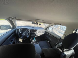 2019 Mitsubishi Outlander III Рестайлинг 3, серый, 1650000 рублей, вид 4