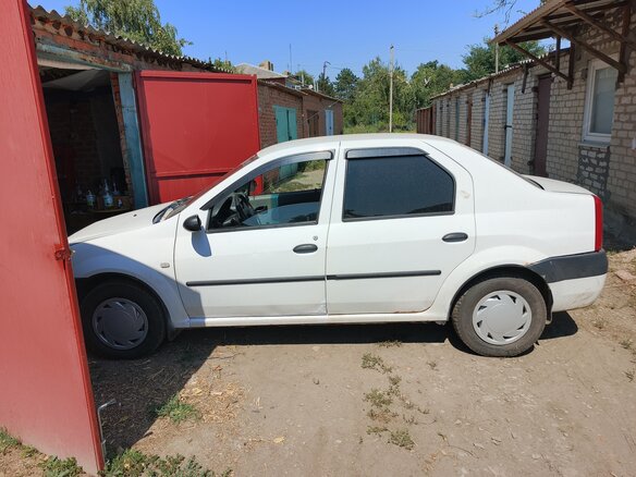 2006 Renault Logan I, белый, 250000 рублей
