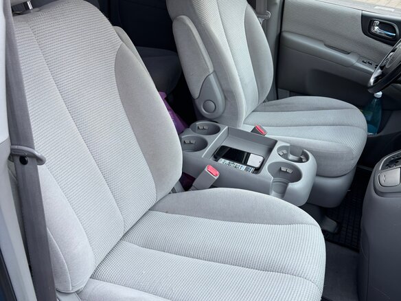 2006 Kia Carnival II, серый, 839000 рублей - вид 7