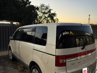 2018 Mitsubishi Delica D:5 I Рестайлинг, белый, 3300000 рублей, вид 3