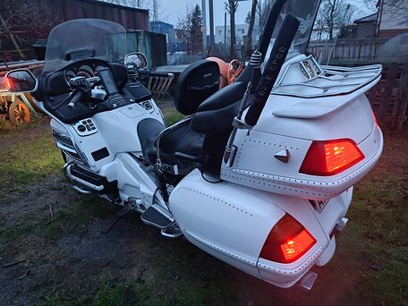 2003 Honda GL 1800 Gold Wing, белый, 700000 рублей, вид 4