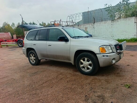 2005 GMC Envoy II (GMT360), серебристый, 400000 рублей - вид 1