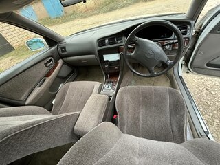 1999 Toyota Cresta V (X100) Рестайлинг, белый, 900000 рублей, вид 5