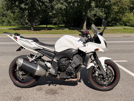 2009 Yamaha FZ1, белый, 550000 рублей, вид 2