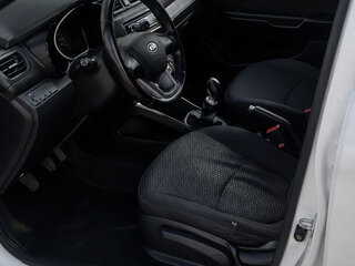2012 Kia Rio III, белый, 550000 рублей, вид 4