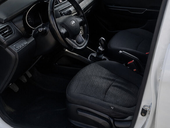 2012 Kia Rio III, белый, 550000 рублей - вид 3