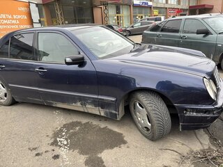 1999 Mercedes-Benz E-Класс 280 II (W210, S210) Рестайлинг, синий, 650000 рублей, вид 2