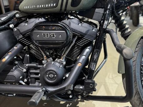 2021 Harley-Davidson Street Bob, зелёный, 1980000 рублей, вид 4