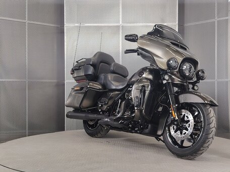 2018 Harley-Davidson Ultra Limited, серый, 2299000 рублей, вид 2