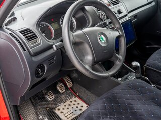 2008 Skoda Fabia II, красный, 430000 рублей, вид 4