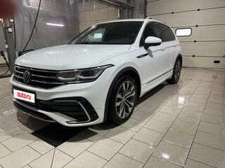 2021 Volkswagen Tiguan II Рестайлинг, белый, 4400000 рублей, вид 4