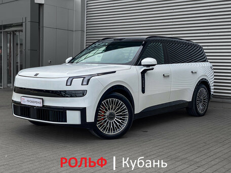 Lynk & Co 900