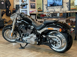 2024 Harley-Davidson Fat Boy, чёрный, 3350000 рублей, вид 3