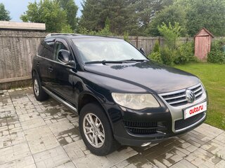 2008 Volkswagen Touareg I Рестайлинг, чёрный, 900000 рублей, вид 3