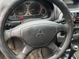 2003 Mitsubishi Carisma I Рестайлинг, серебристый, 270000 рублей, вид 5